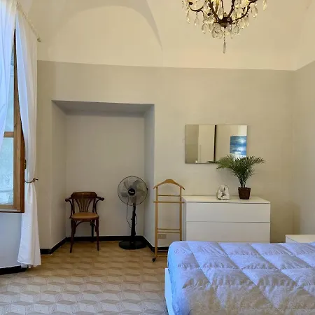 Host4u - Ada's, Parasio Old City, 5 Min To Beaches 아파트 *