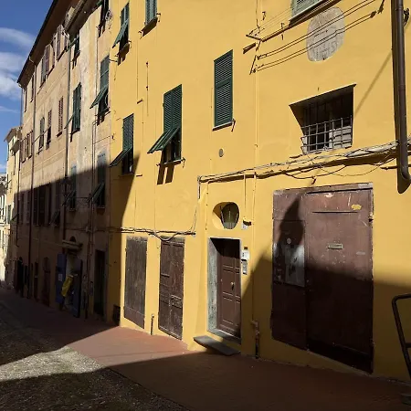 Host4u - Ada's, Parasio Old City, 5 Min To Beaches