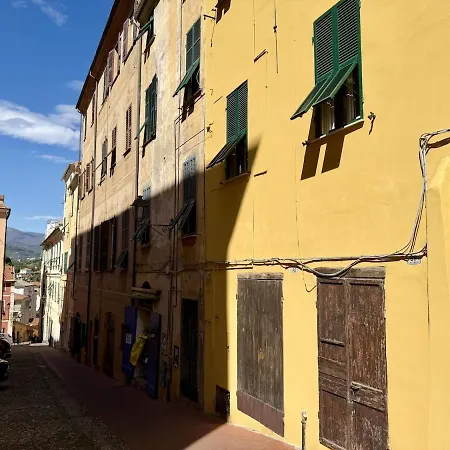Host4u - Ada's, Parasio Old City, 5 Min To Beaches
